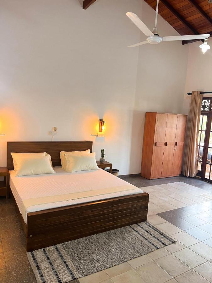 Hummus Hostel Хіккадува Екстер'єр фото