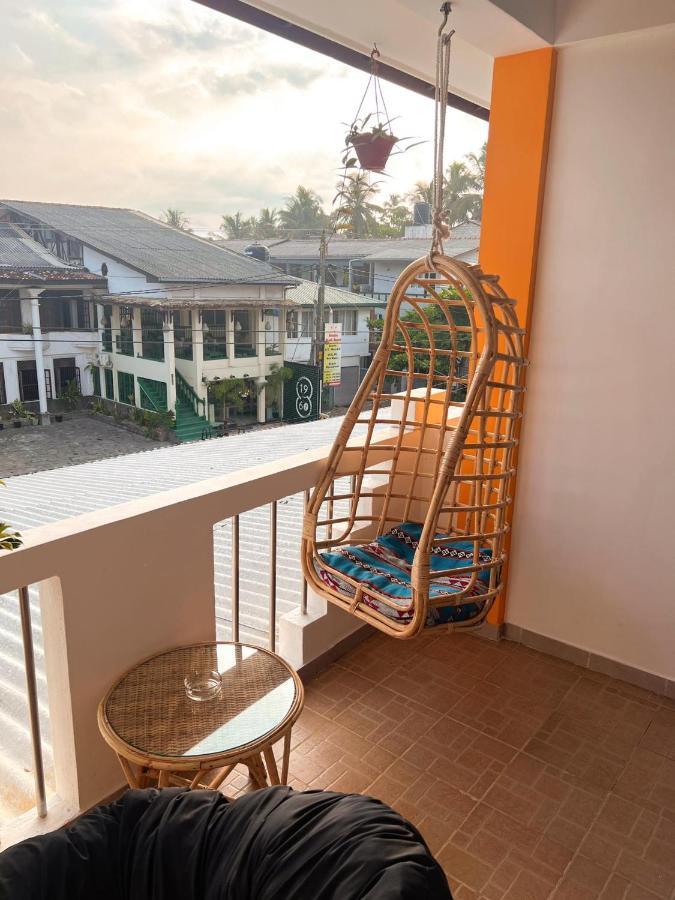 Hummus Hostel Хіккадува Екстер'єр фото