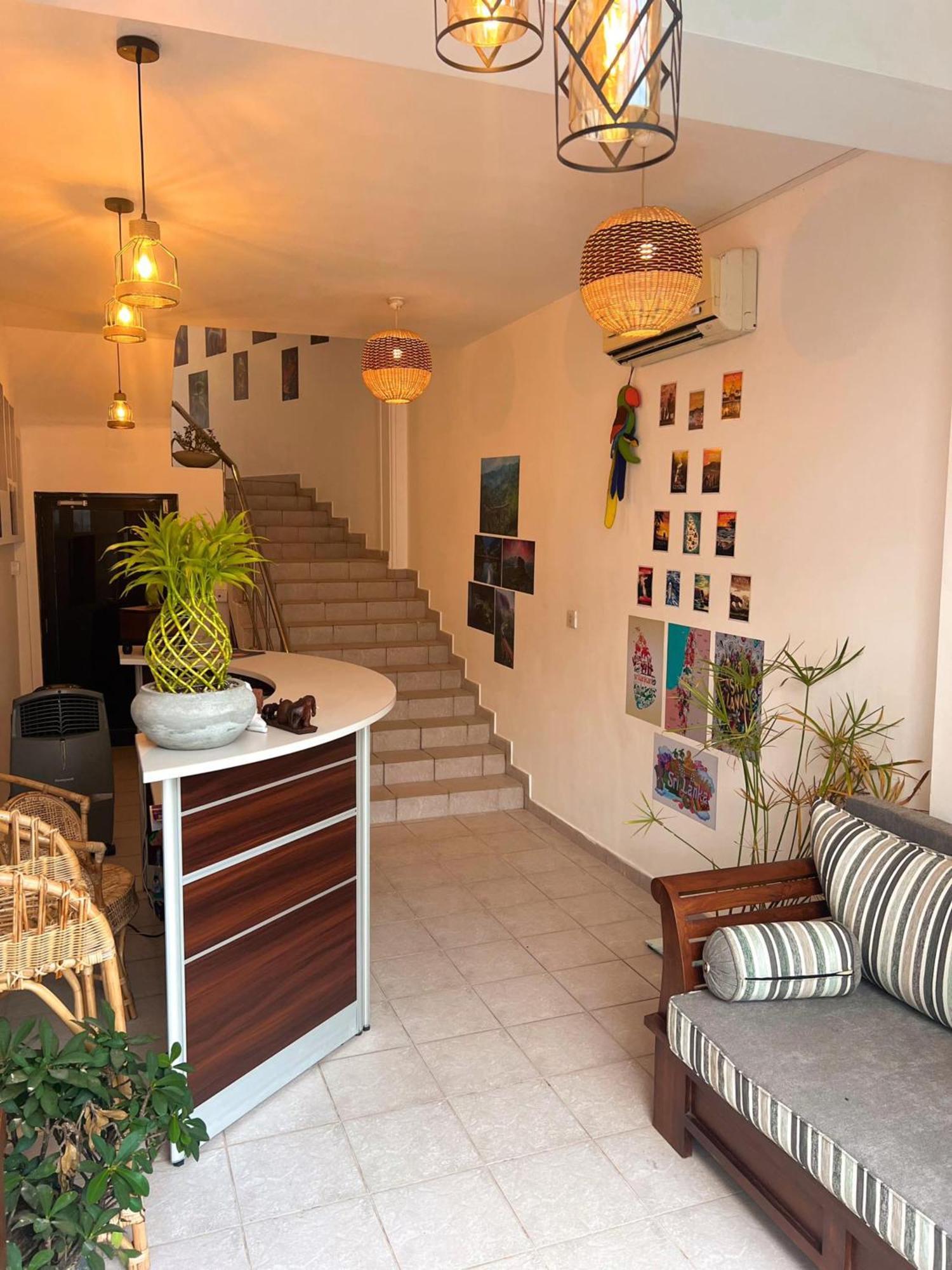 Hummus Hostel Хіккадува Екстер'єр фото