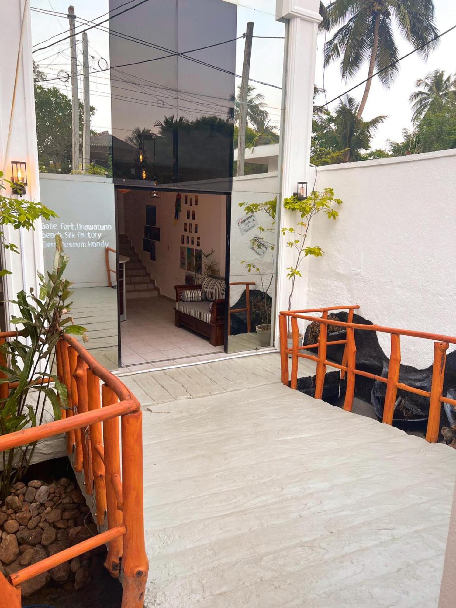 Hummus Hostel Хіккадува Екстер'єр фото