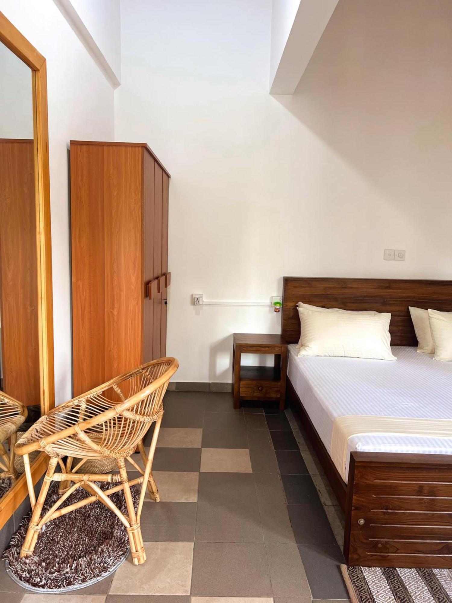 Hummus Hostel Хіккадува Екстер'єр фото