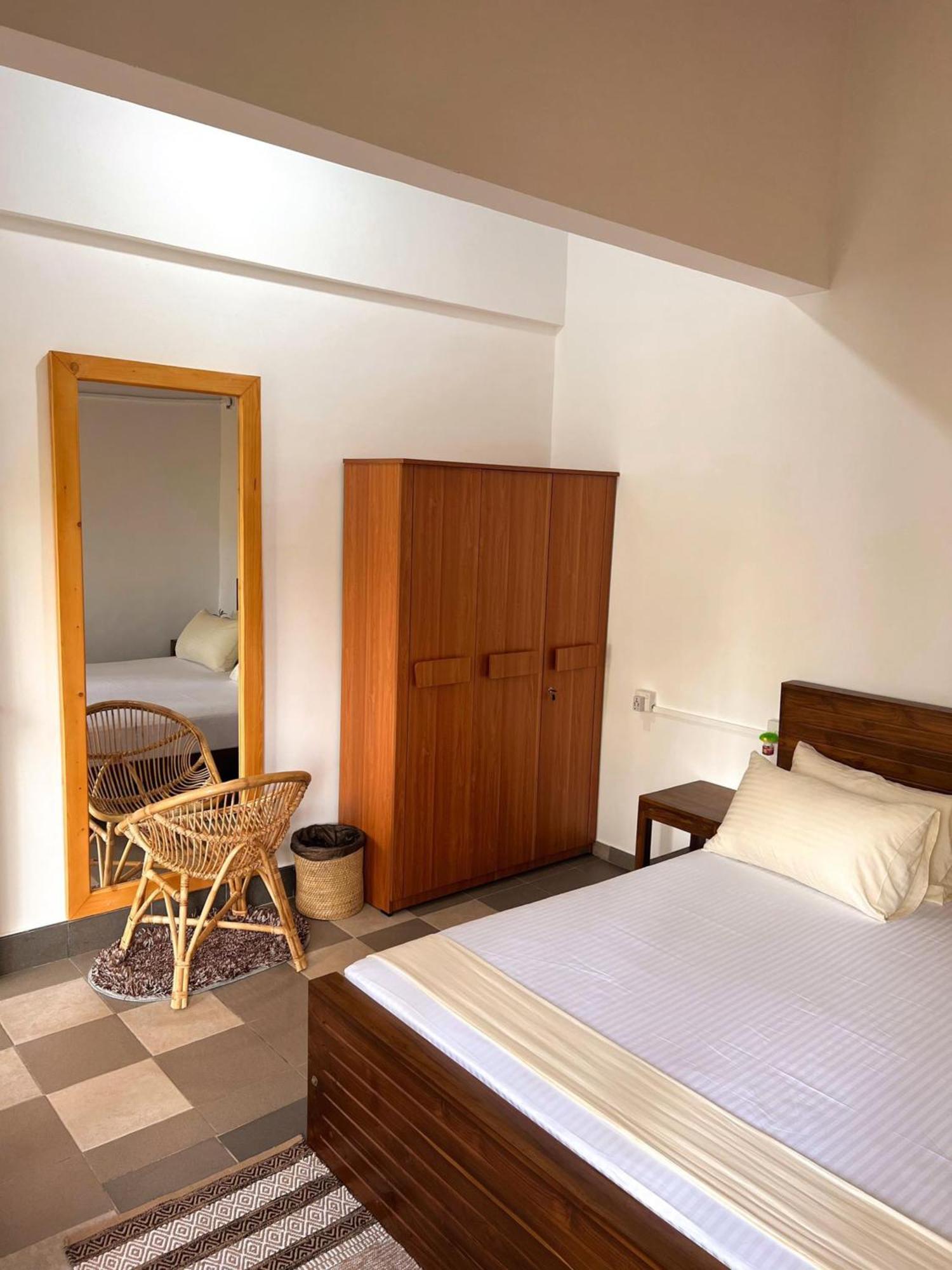 Hummus Hostel Хіккадува Екстер'єр фото
