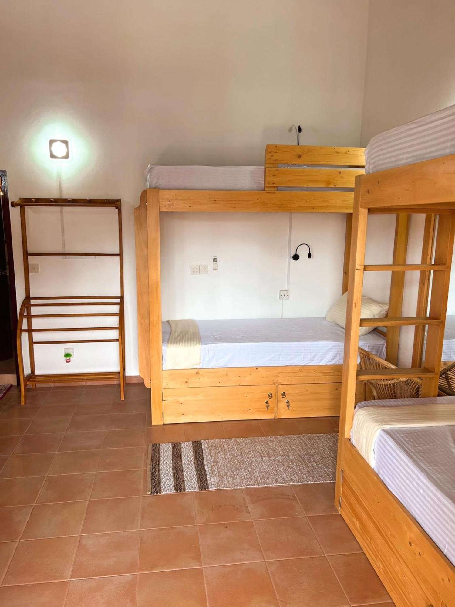 Hummus Hostel Хіккадува Екстер'єр фото