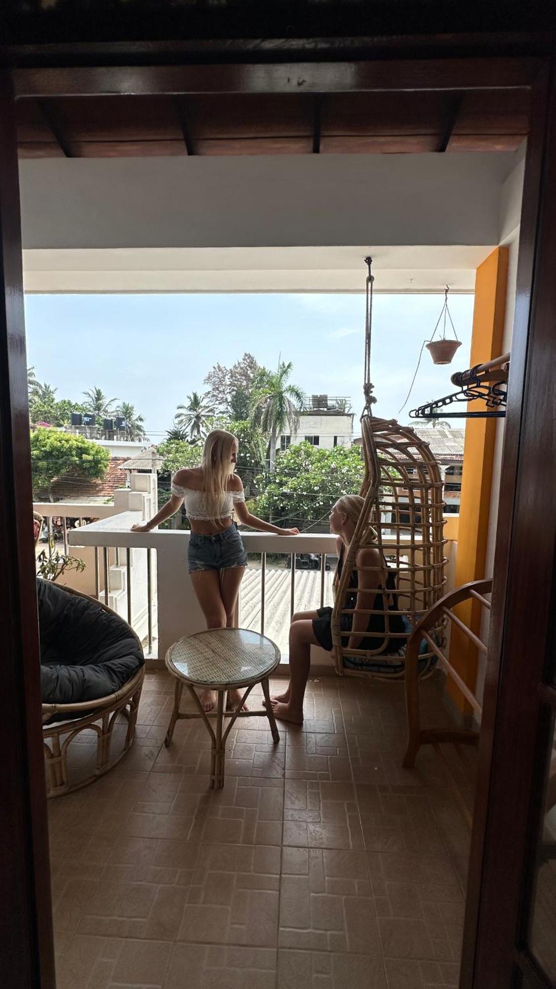 Hummus Hostel Хіккадува Екстер'єр фото