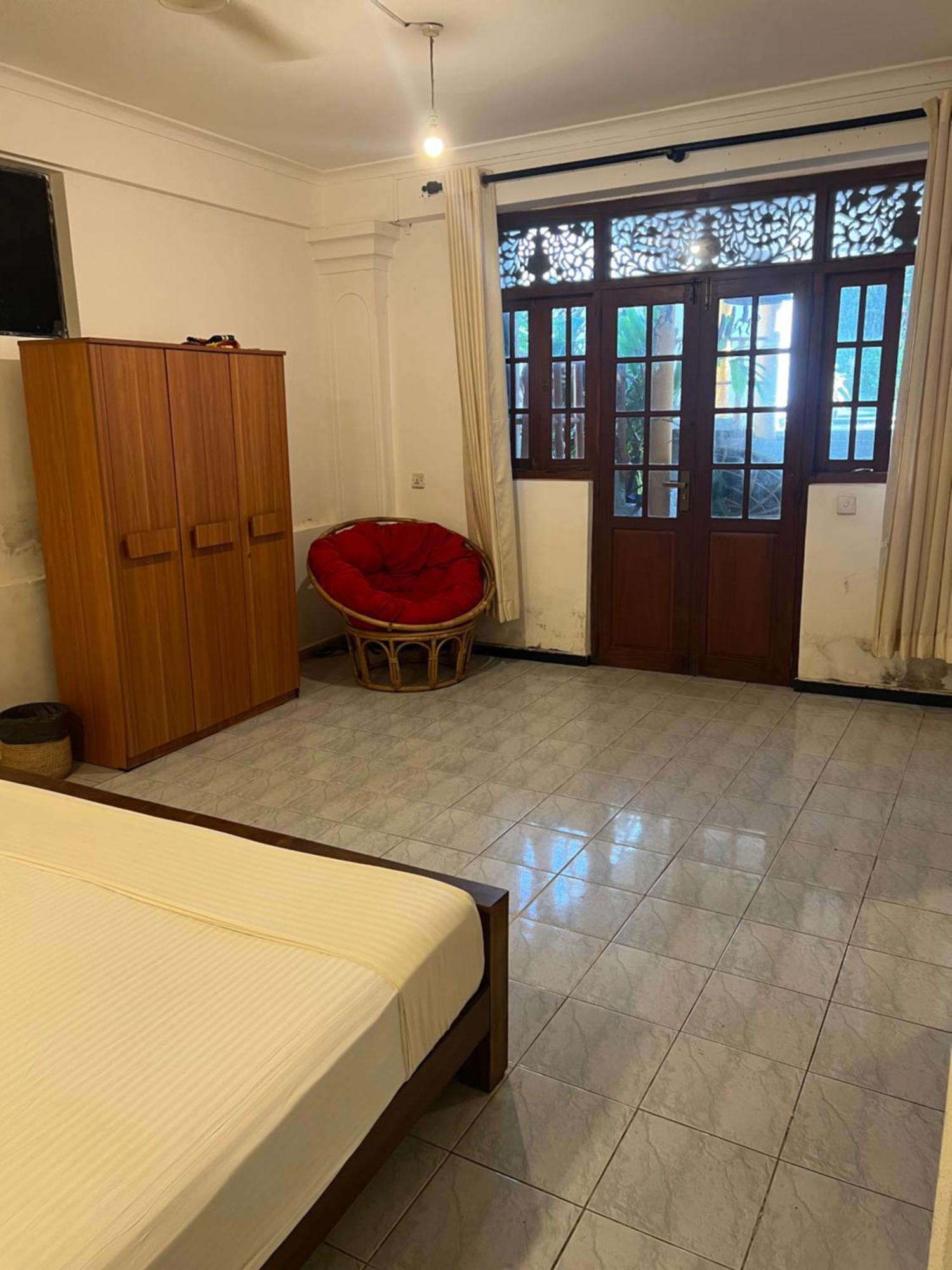 Hummus Hostel Хіккадува Екстер'єр фото