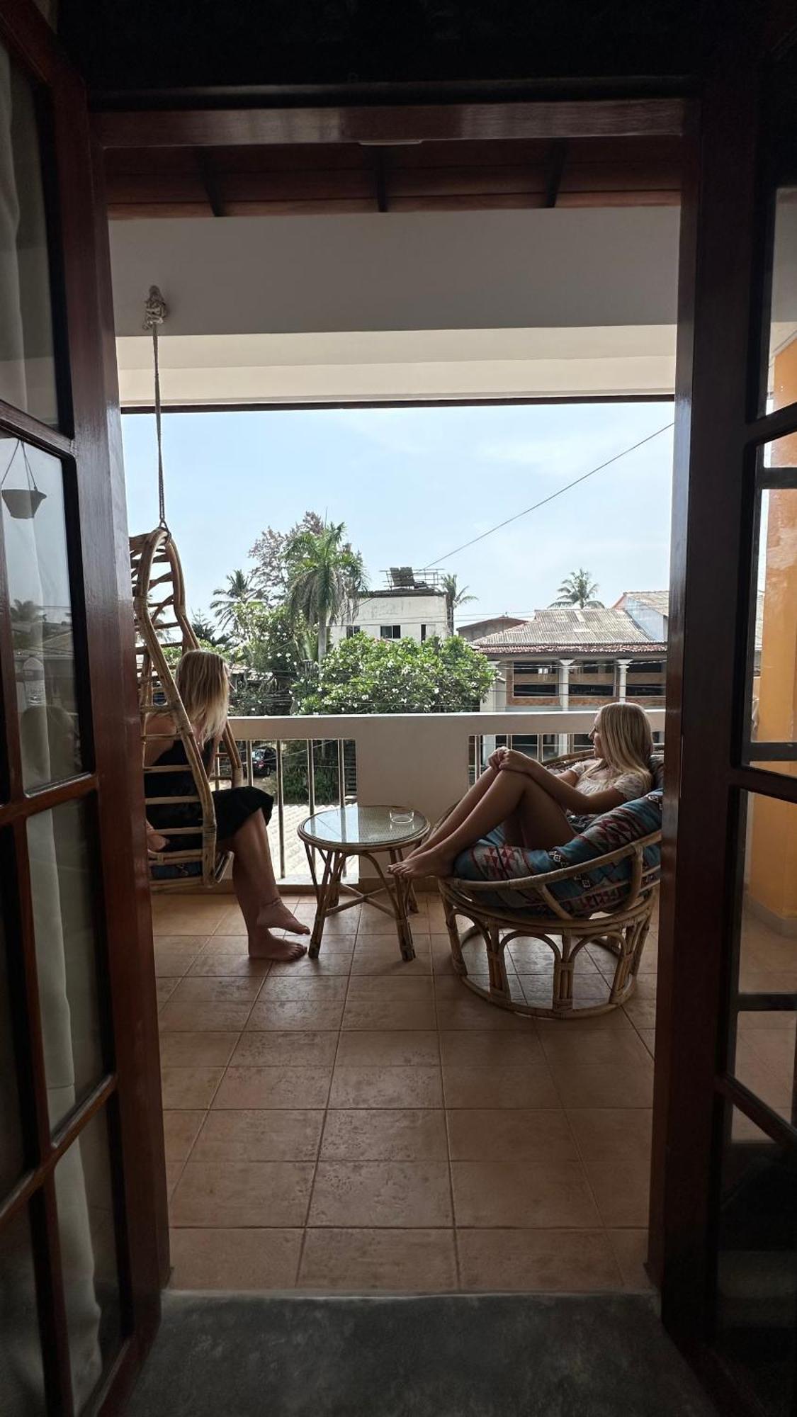 Hummus Hostel Хіккадува Екстер'єр фото