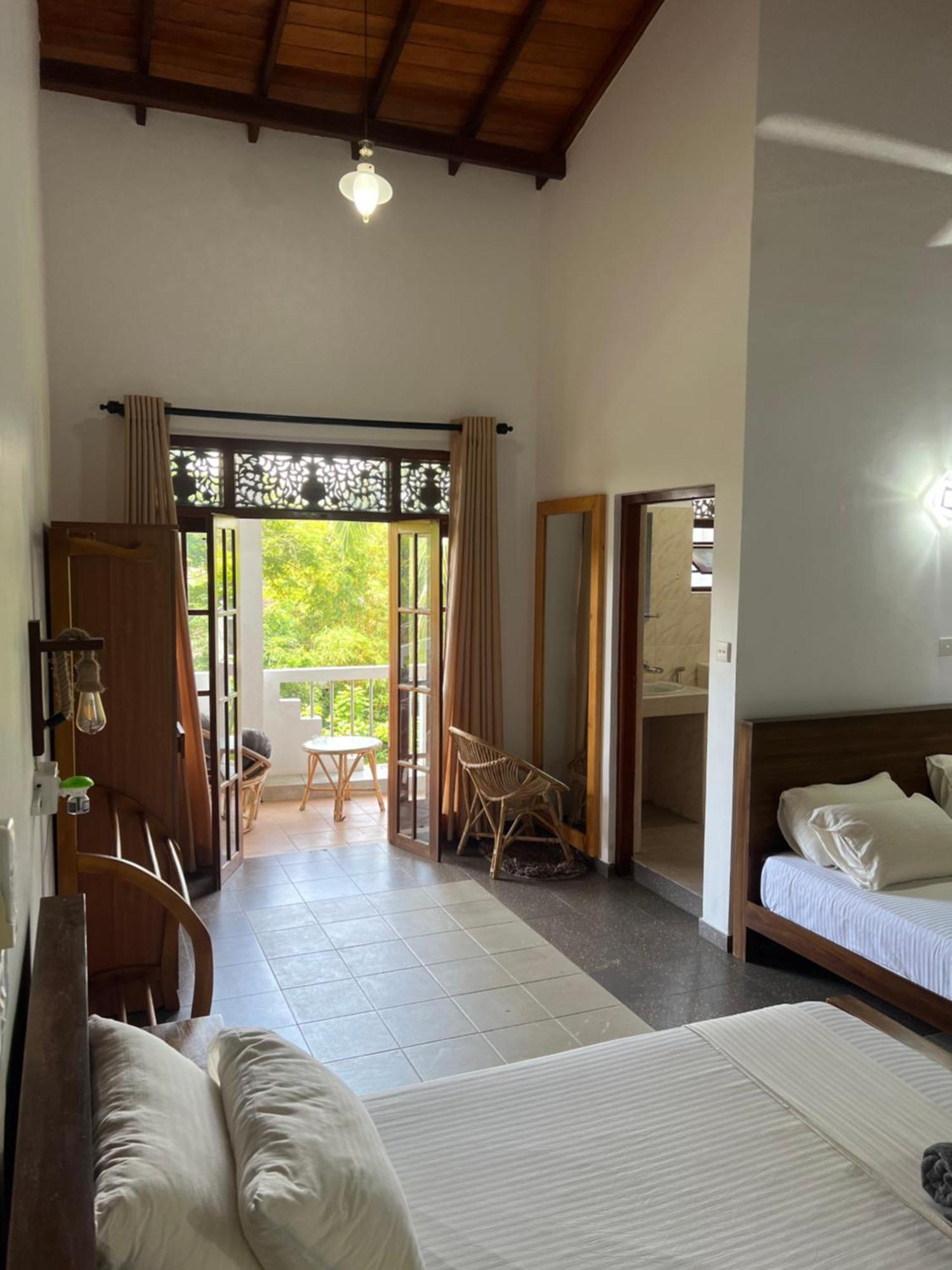 Hummus Hostel Хіккадува Екстер'єр фото