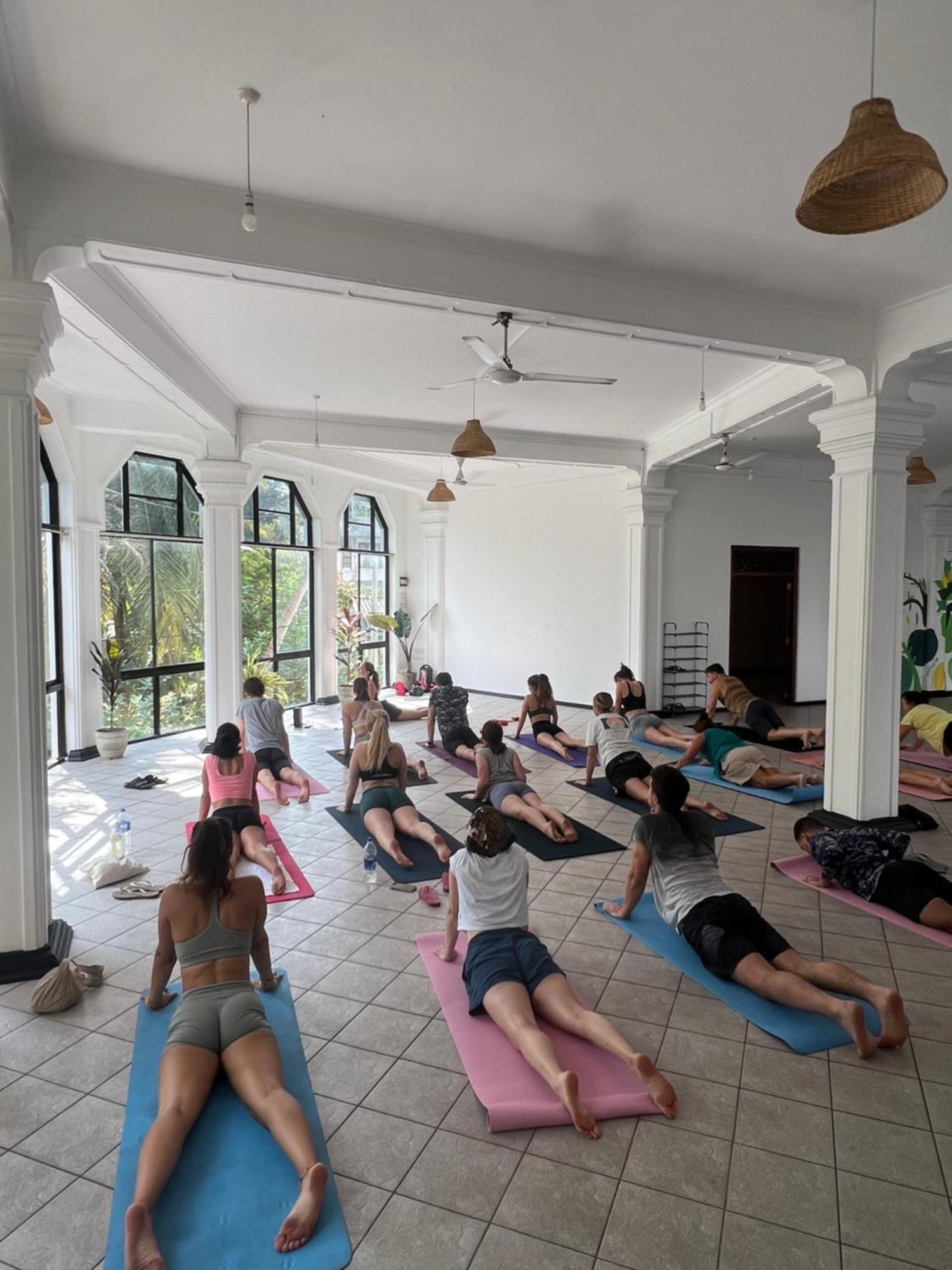 Hummus Hostel Хіккадува Екстер'єр фото